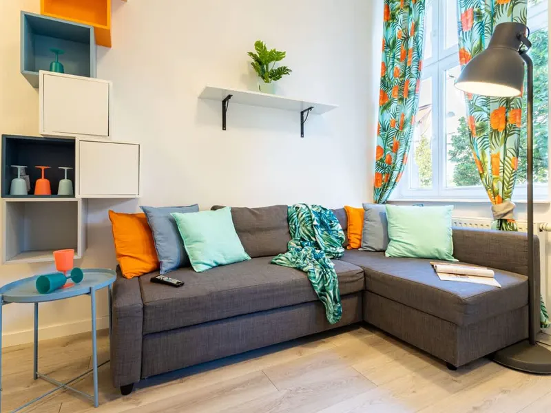 Bunte Wohnung | 2 Schlafzimmer, Balkon, in der Nähe des Piers – Foto 1