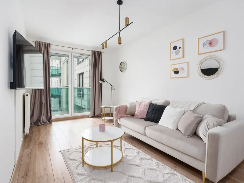 Functional Apartment | Balcony and Workspace – photo 1