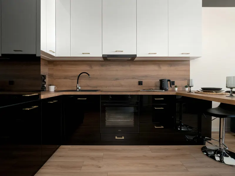 Elegant Apartment | Balcony and Workspace – photo 5