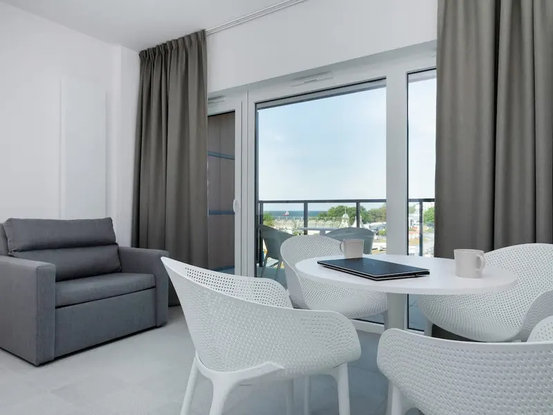 Comfortable Studio at the Beach | Balcony and Parking – photo 4