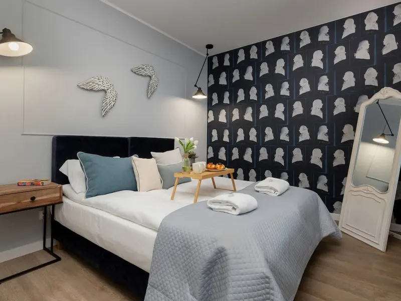 Stilvolles Appartement mit Parkplatz | Klimaanlage | In der Nähe des Marktplatzes – Foto 2