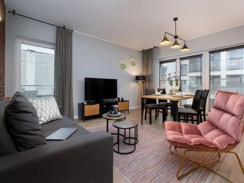 Elegant Apartment Near the Old Market Square | Parking – photo 1