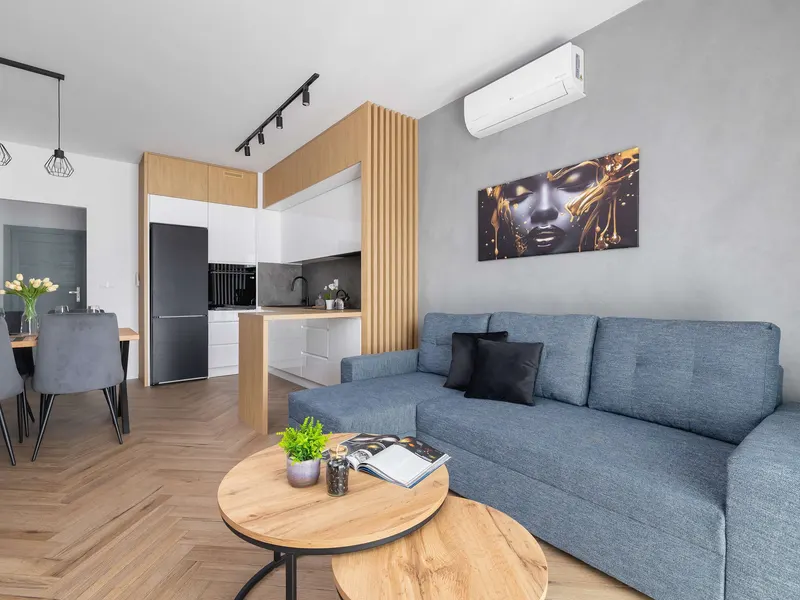 Modernes Apartment | Klimaanlage, Balkon, 2 Stellplätze – Foto 1
