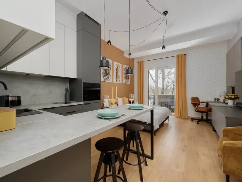 Stylowe Studio | Balkon, Klimatyzacja i Widok na Rzekę – zdjęcie 2