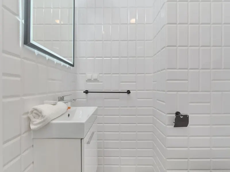 Stylowe Studio | Balkon, Klimatyzacja i Widok na Rzekę – zdjęcie 4
