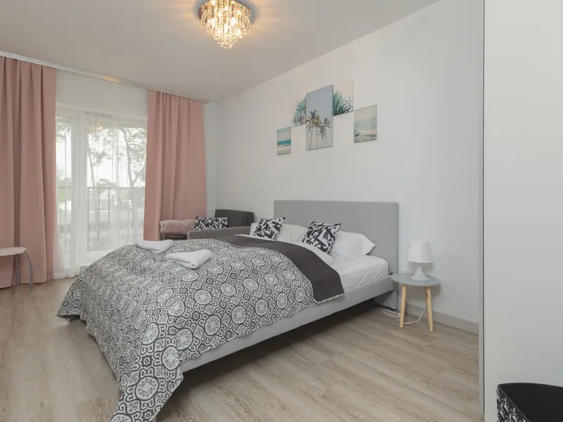 Nowoczesny Apartament z Balkonem | 250 m do Plaży – zdjęcie 1