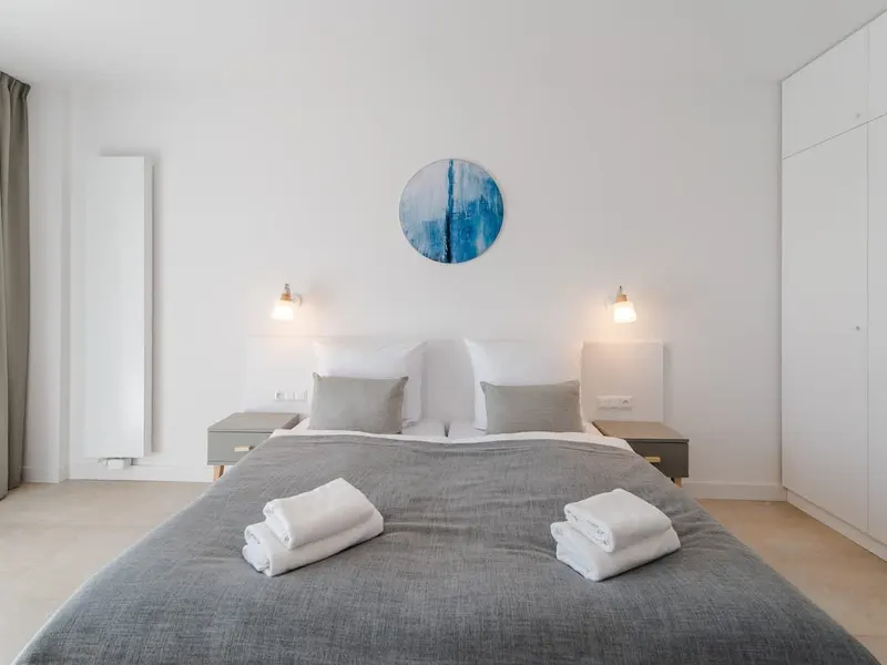 Stylish Studio with a Balcony | Parking and Close to the Beach – photo 1