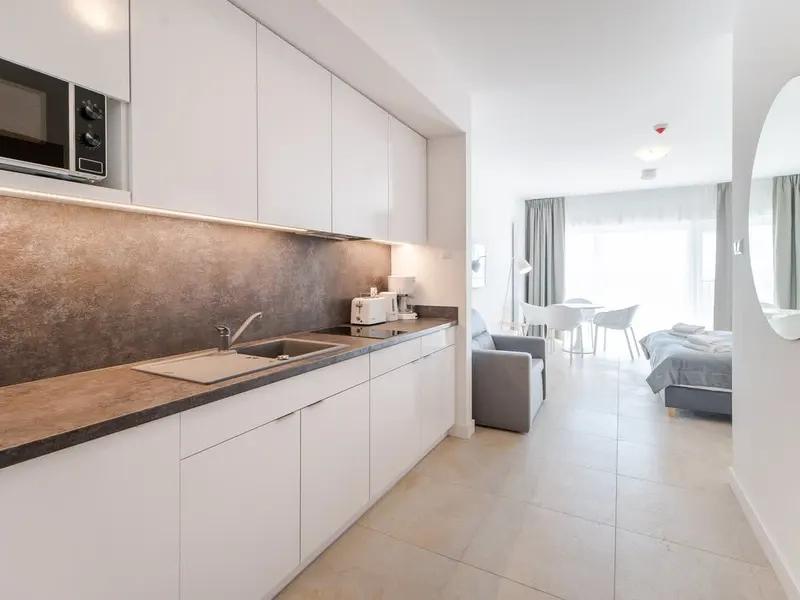 Stylish Studio with a Balcony | Parking and Close to the Beach – photo 5