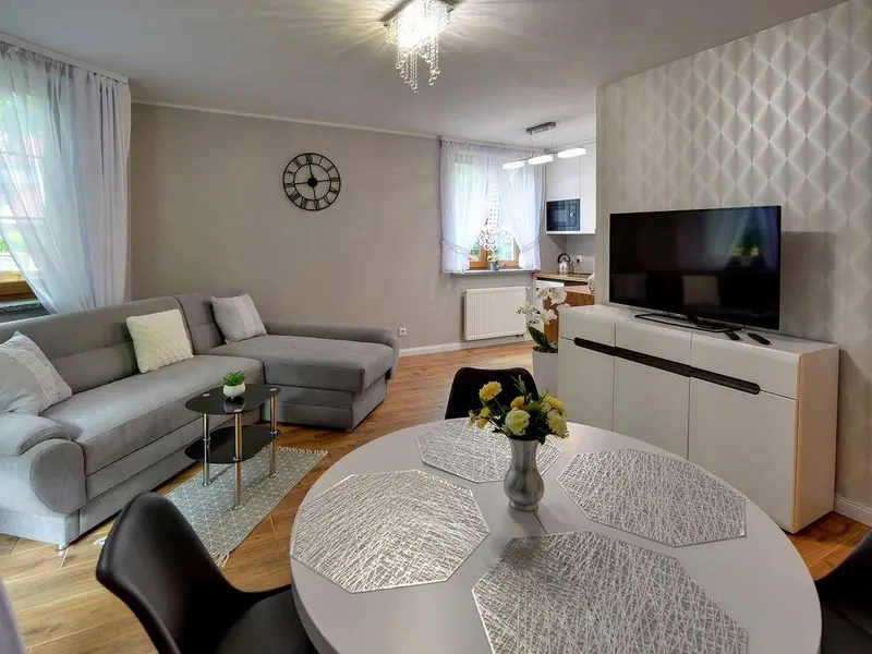 Przestronny Apartament w Karpaczu | Balkon i Parking – zdjęcie 1
