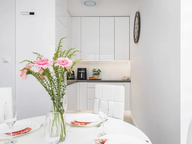Stylowy Apartament z Klimatyzacją | 350 m do Plaży, Parking – zdjęcie 4