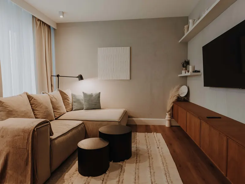 Zweistöckige Wohnung | Parkplatz, Balkon und Nähe zum See – Foto 1
