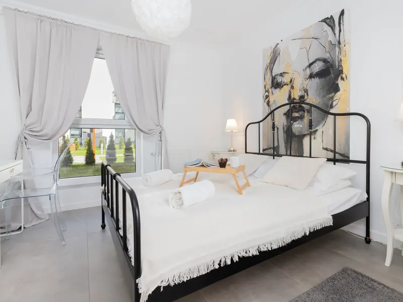 Sunny Apartment with Terrace | Parking and Workspace – photo 3
