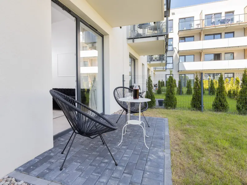 Sunny Apartment with Terrace | Parking and Workspace – photo 4