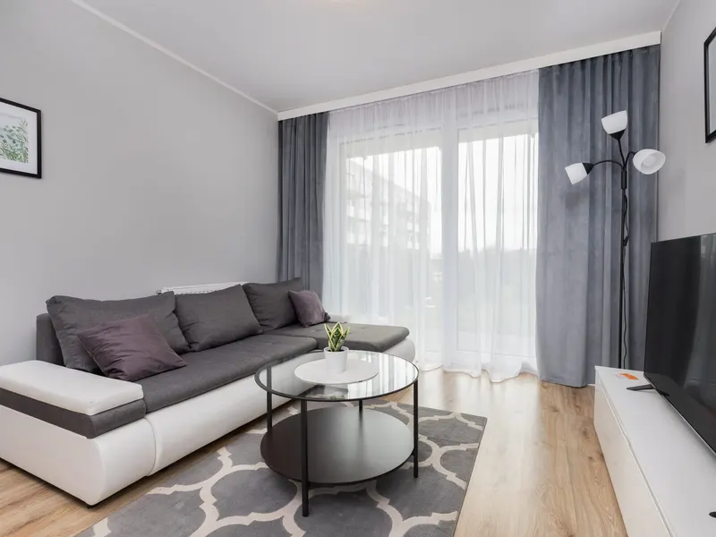 Nowoczesny Apartament | Ogród, Parking i Klimatyzacja – zdjęcie 1