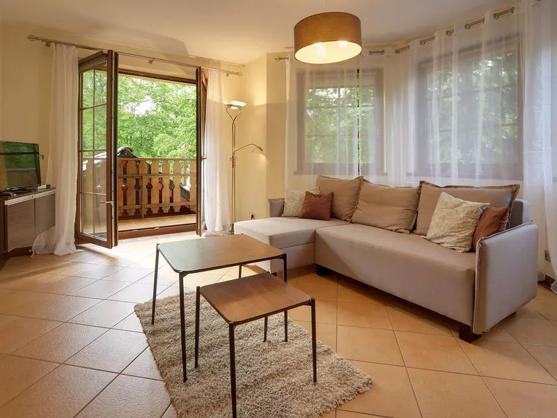 Jasny Apartament w Karpaczu | Balkon, Parking, Blisko Centrum – zdjęcie 1