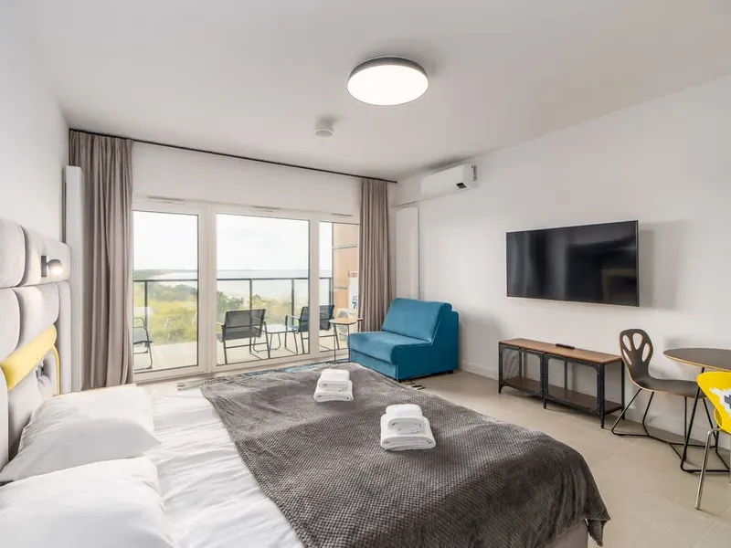 Air-Conditioned Studio with a Balcony | Parking | Close to the Beach – photo 2