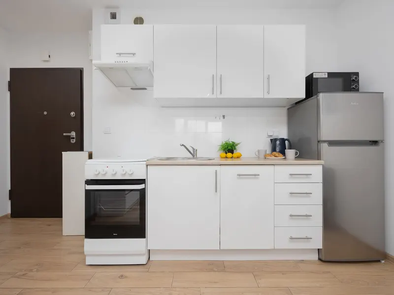 Helles Apartment mit Badewanne | Balkon und guter Kommunikation – Foto 3