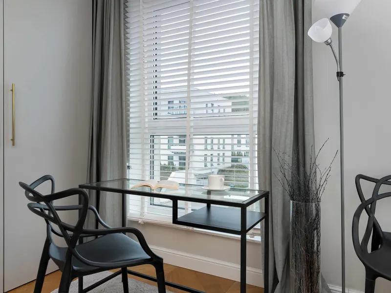 Helle Wohnung | Parkplatz, Balkon, Arbeitsraum – Foto 3