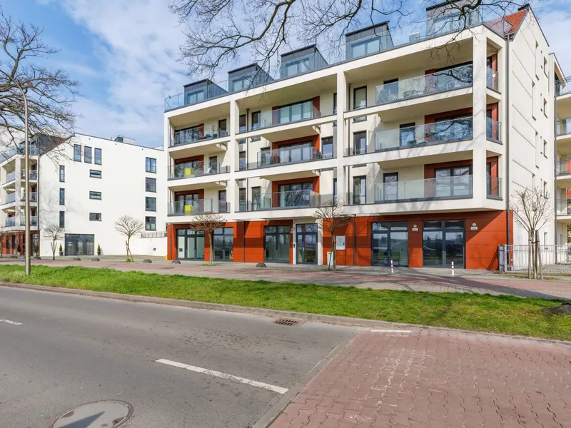 Apartament z Widokiem na Kanał | Balkon i Parking – zdjęcie 3
