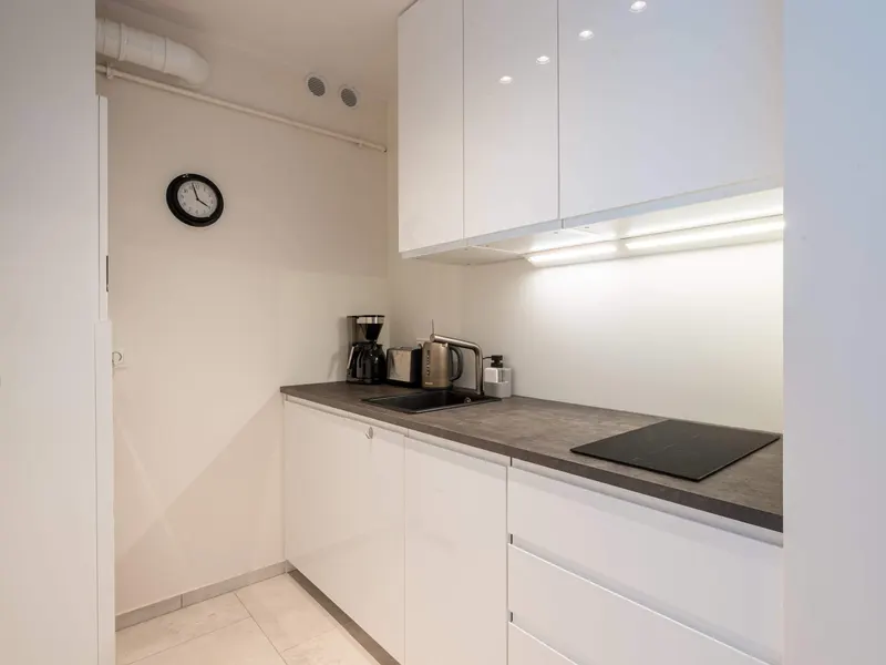 Sonnige Wohnung mit Hochparterre | Parkplatz, Balkon und 500 m zum Strand – Foto 4