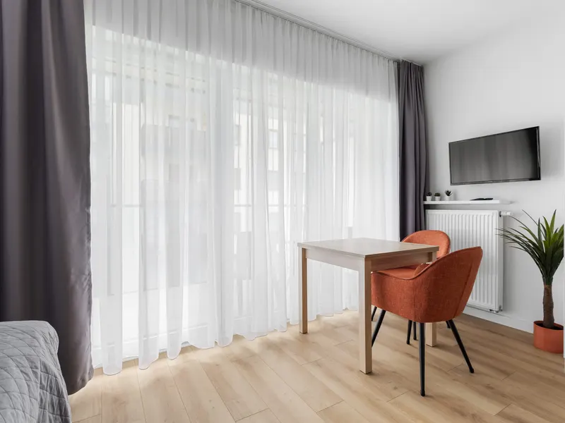 Stilvolles Studio mit Balkon | Direkt neben dem Park | 1,5 km zum Marktplatz – Foto 2