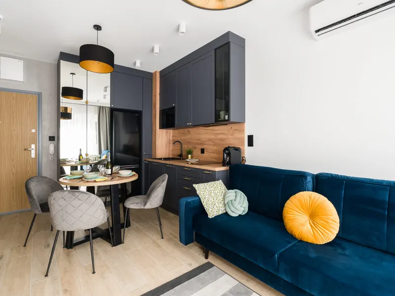 Elegant Apartment with Balcony | Private Parking – photo 1