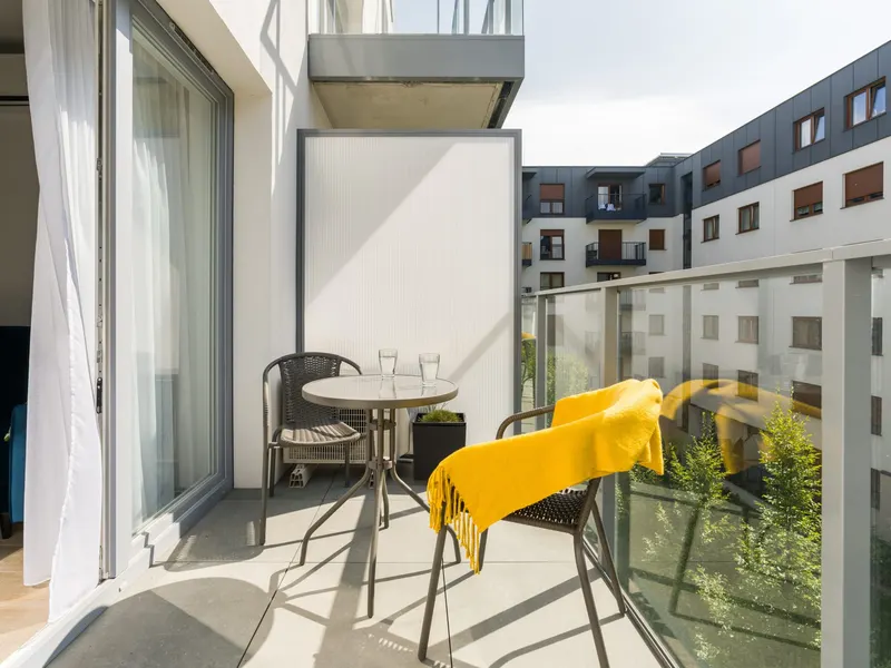 Elegant Apartment with Balcony | Private Parking – photo 3