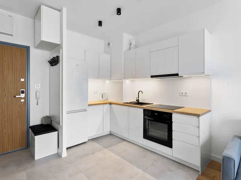 Stylish Apartment | Balcony and Private Parking – photo 3