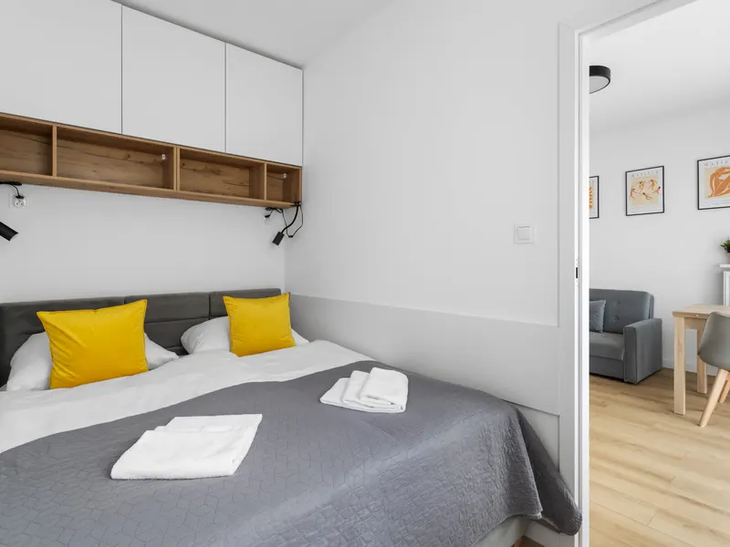 Stylish Apartment | Balcony and Private Parking – photo 2