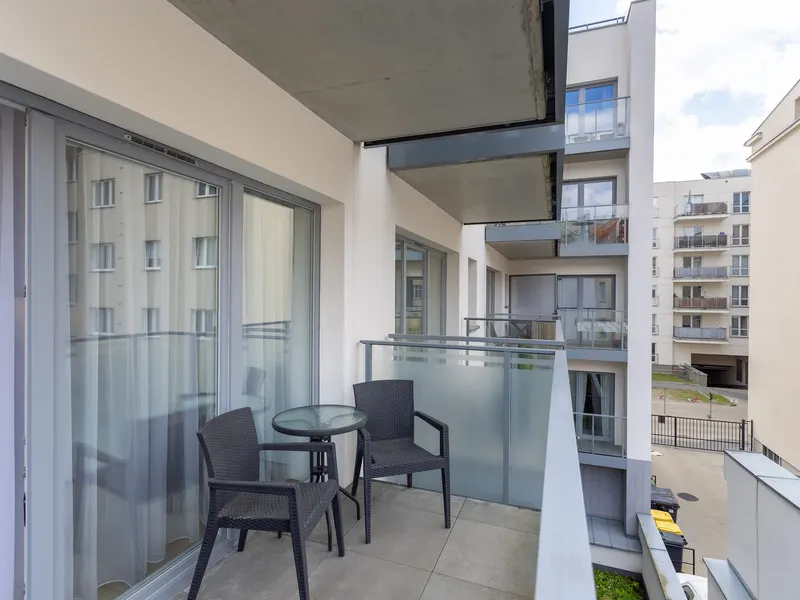 Stylish Apartment | Balcony and Private Parking – photo 4