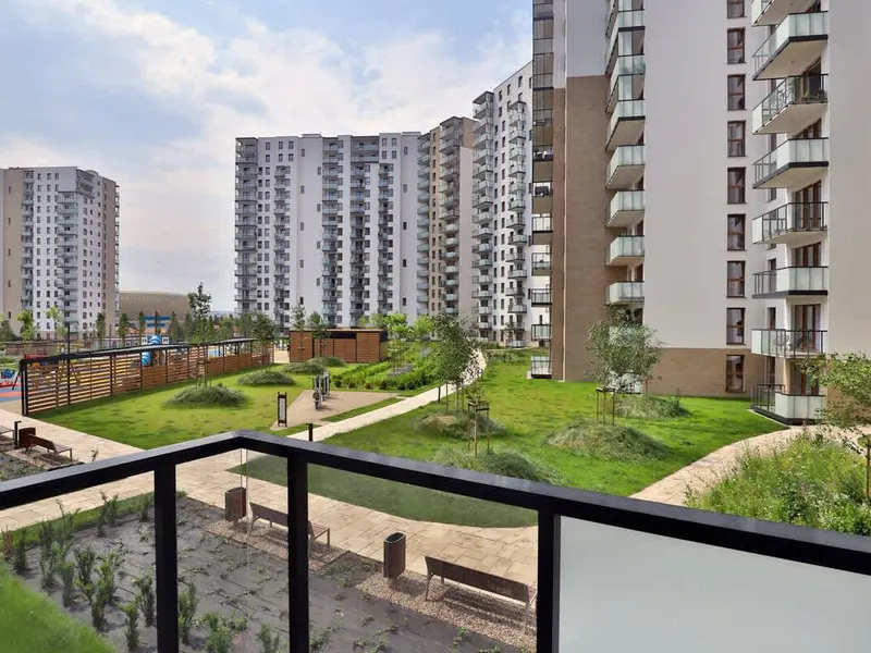 Stilvolle Wohnung | Balkon und Privatparkplatz – Foto 3