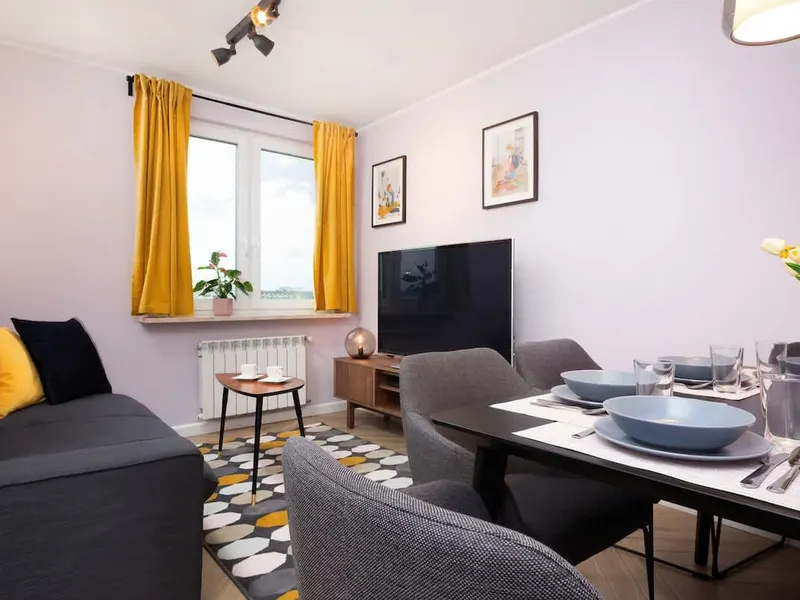 Comfortable Apartment in the Center | Workspace, Balcony – photo 1
