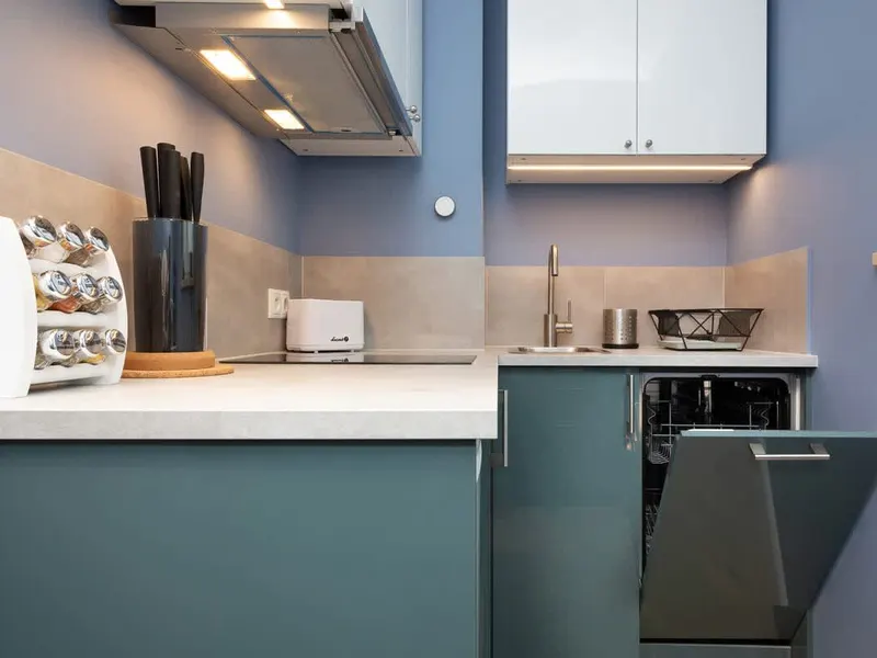 Comfortable Apartment in the Center | Workspace, Balcony – photo 4