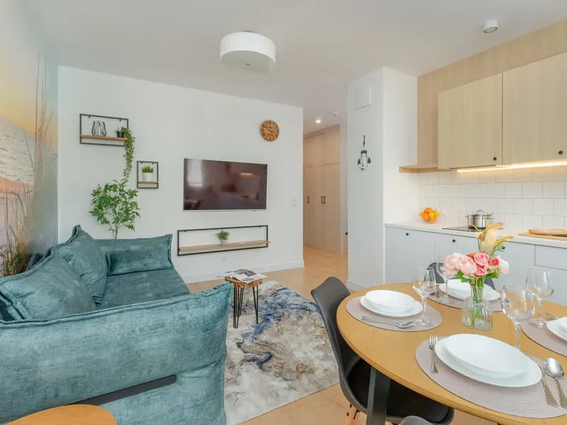 Stilvolle Wohnung mit Balkon | Parkplatz | Strandnähe – Foto 5