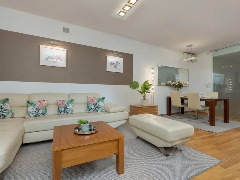 Gemütliche Wohnung im Zentrum | Parkplatz und Arbeitsraum – Foto 2