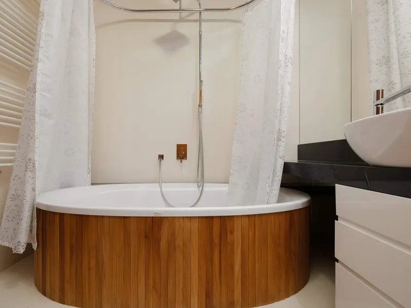 Stylish Apartment | 2 Balconies, 2 Parking Spaces and Desk – photo 5