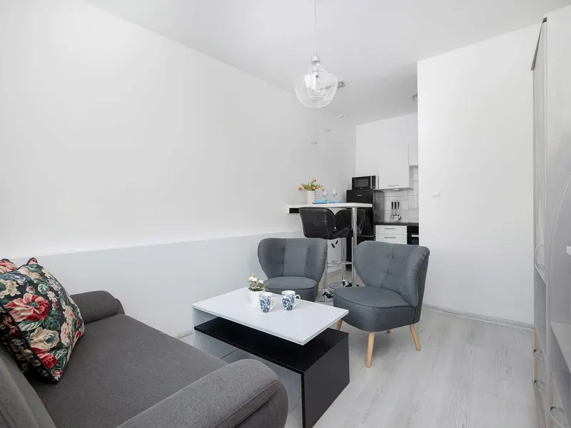 Jasny Apartament | Klimatyzacja i Parking w Centrum – zdjęcie 4