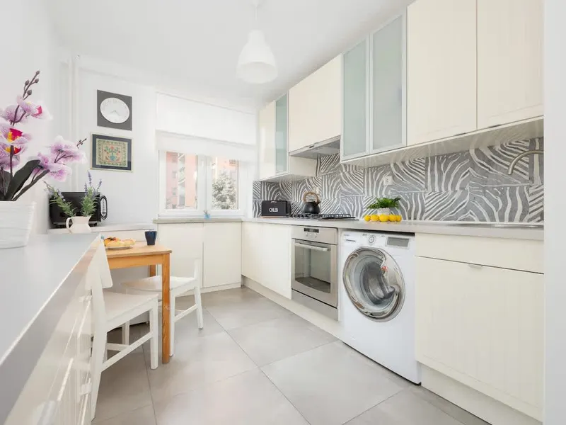 Przestronny Apartament dla 6 osób | 2 Sypialnie | Balkon – zdjęcie 4
