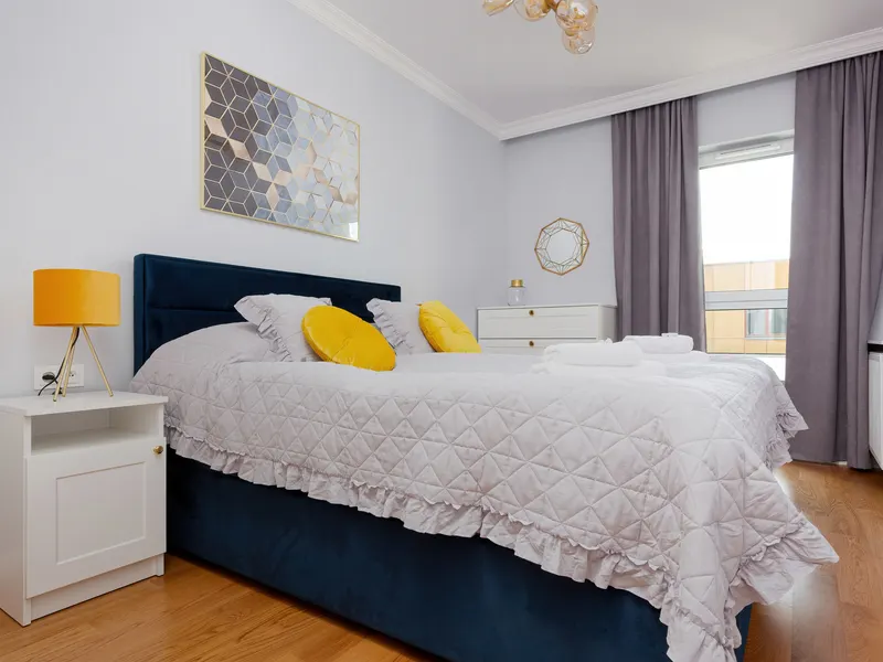 Modernes Appartement mit Balkon | Blick auf das Stadion – Foto 2