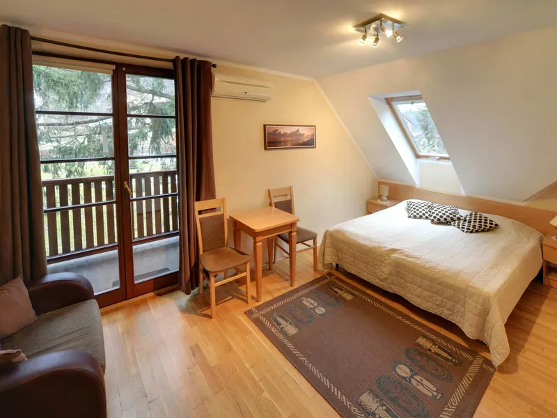 Przytulne Studio w Karpaczu | Balkon, Parking, Klimatyzacja – zdjęcie 1