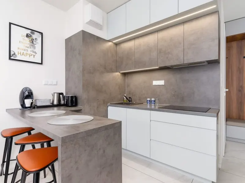Modern Apartment in the City Centre | Balcony | Workspace – photo 4