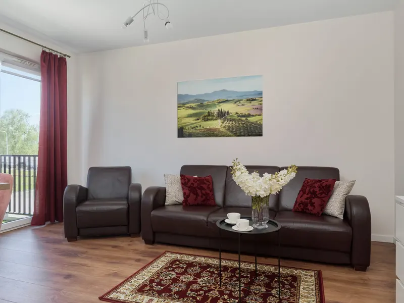 Przestronny Apartament | Balkon, Parking, Biurko – zdjęcie 1