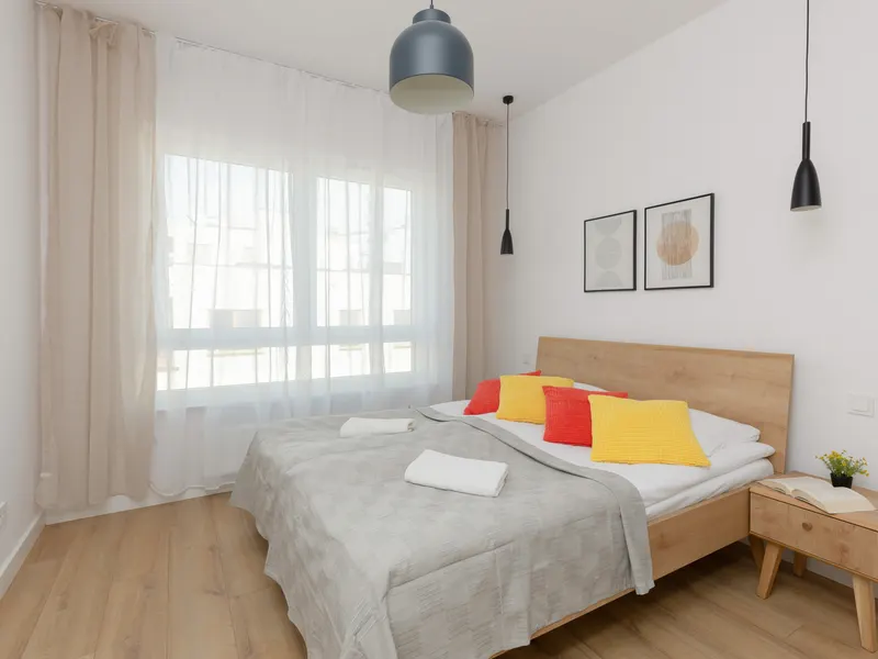 Cozy Apartment with Balcony | Parking in Garage – photo 1