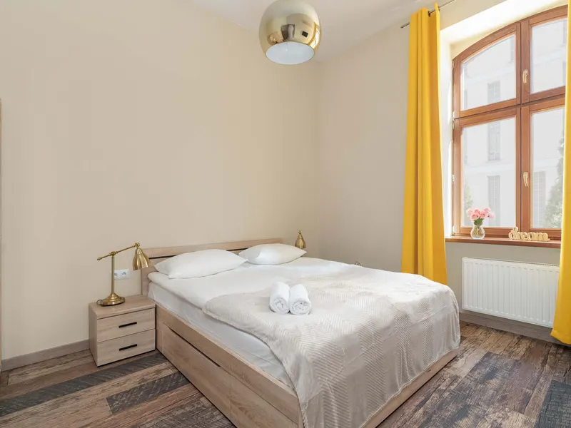 Elegant Apartment | Two Bedrooms, Close to Old Market Square – photo 3