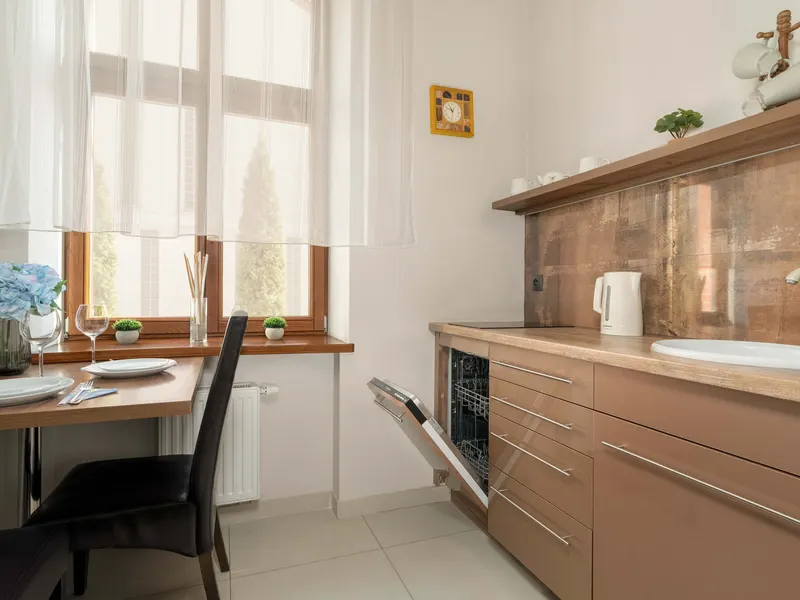 Elegant Apartment | Two Bedrooms, Close to Old Market Square – photo 4