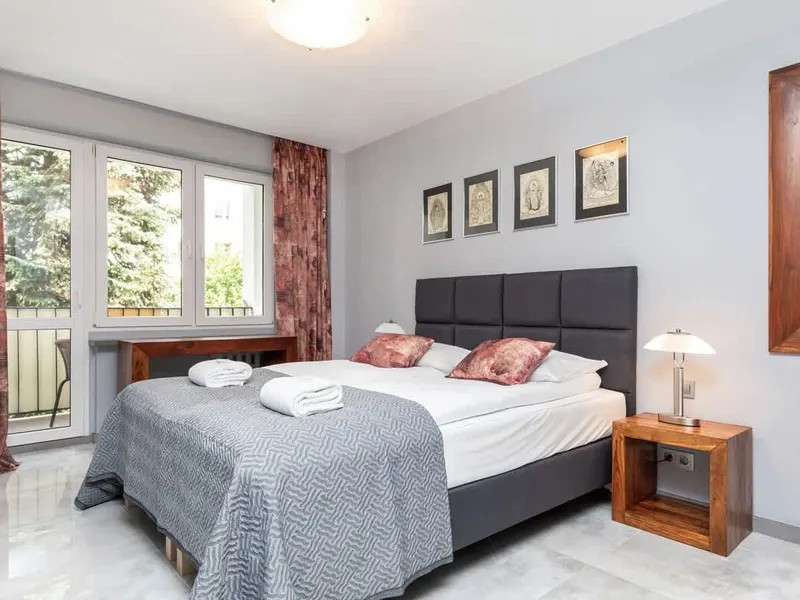 Stilvolle Wohnung mit Balkon | Arbeitsplatz – Foto 2
