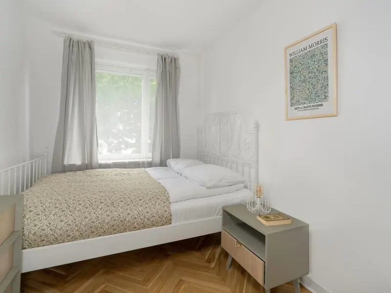 Traditional Apartment with Balcony | Close to the Park – photo 2