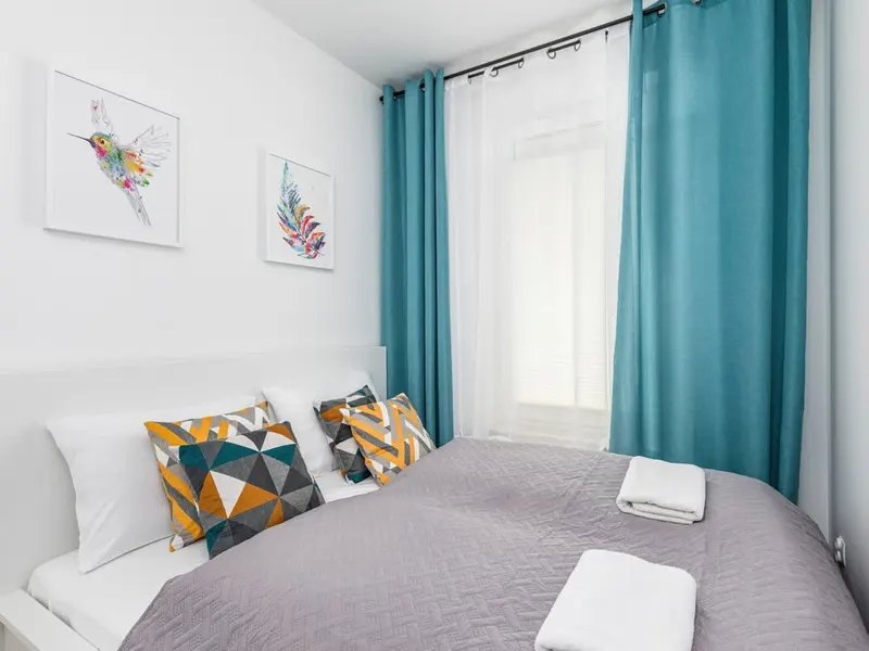 Komfortable Wohnung mit Balkon | Parkplatz in Garage – Foto 2