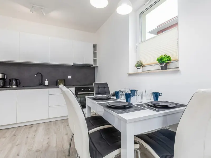 Komfortable Wohnung mit Balkon | Parkplatz in Garage – Foto 4