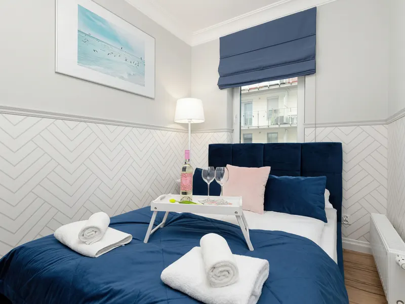 Stylowy Apartament w Kołobrzegu | Balkon i Prywatny Parking – zdjęcie 2